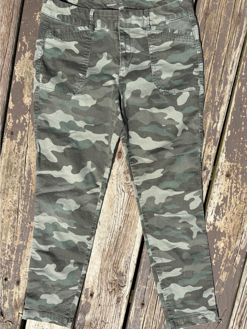 Old Navy Women’s Camo Jeans in Green and Gray